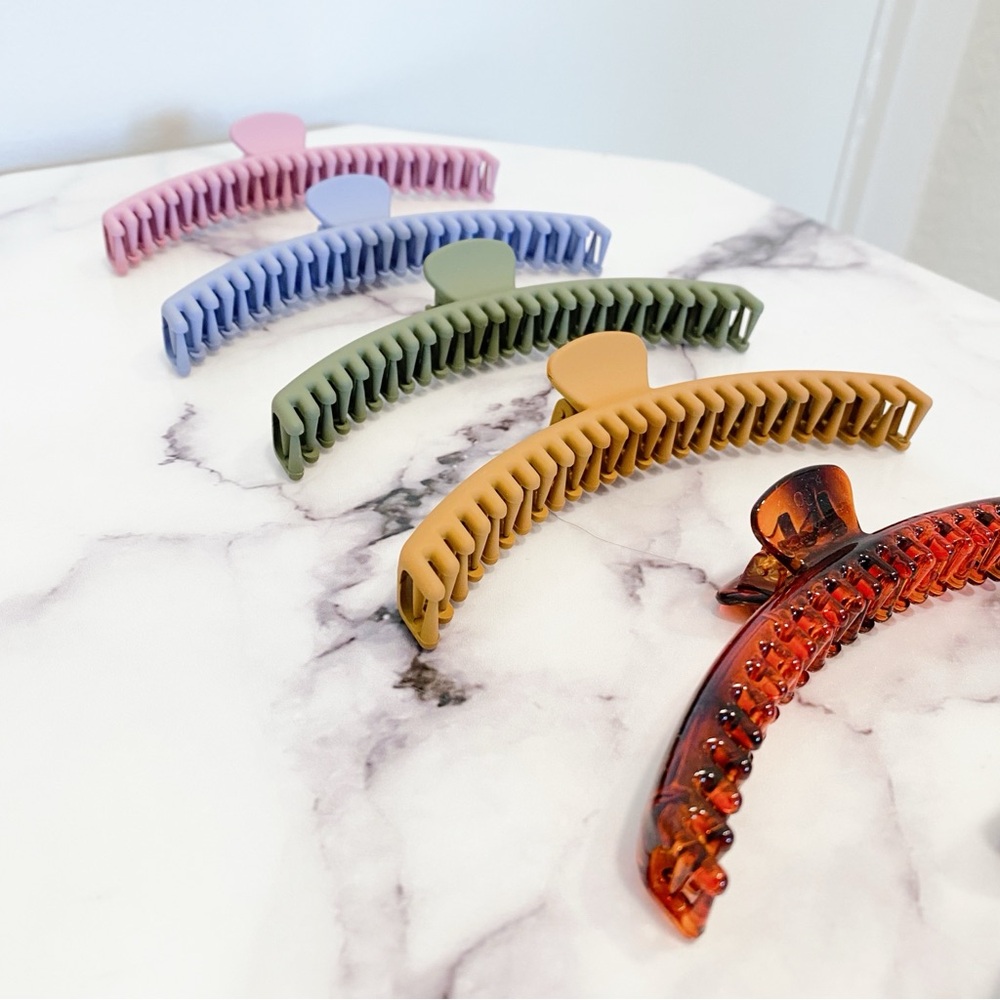 NWOT Amazon Hair Claw Clips - Picture 3 of 8